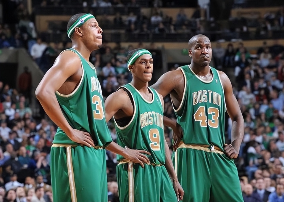 媒体之中 媒体之中